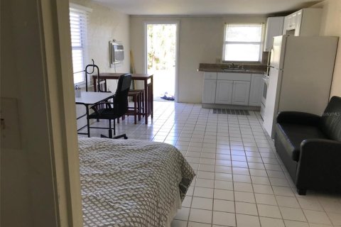 Commercial property in Englewood, Florida 3 bedrooms, 180.42 sq.m. № 2204720 - photo 5