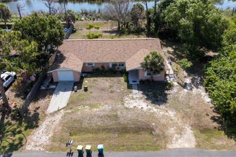 Commercial property in Englewood, Florida 3 bedrooms, 180.42 sq.m. № 2204720 - photo 2