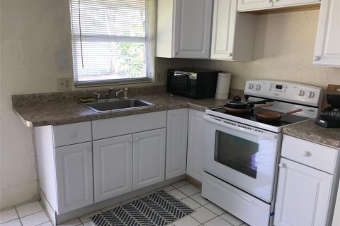 Commercial property in Englewood, Florida 3 bedrooms, 180.42 sq.m. № 2204720 - photo 16