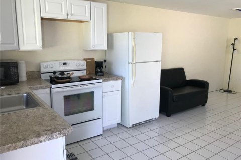 Commercial property in Englewood, Florida 3 bedrooms, 180.42 sq.m. № 2204720 - photo 17