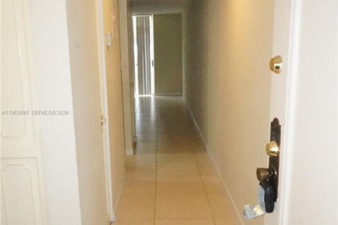 Condominio en alquiler en Lauderhill, Florida, 39.02 m2 № 2025639 - foto 30