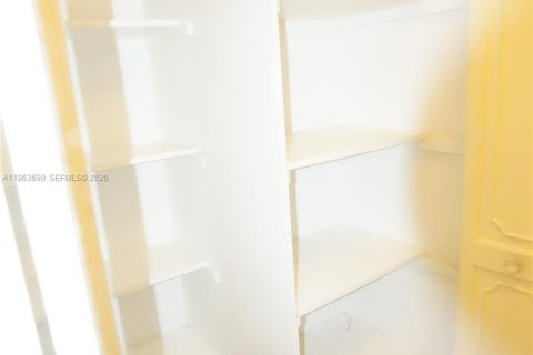 Condominio en alquiler en Lauderhill, Florida, 39.02 m2 № 2025639 - foto 23