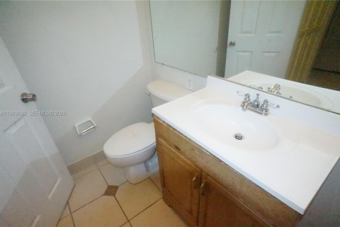Condominio en alquiler en Lauderhill, Florida, 39.02 m2 № 2025639 - foto 20