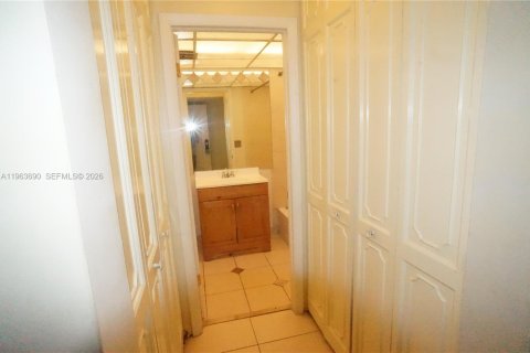 Condominio en alquiler en Lauderhill, Florida, 39.02 m2 № 2025639 - foto 19