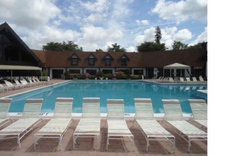 Condominio en alquiler en Lauderhill, Florida, 39.02 m2 № 2025639 - foto 12