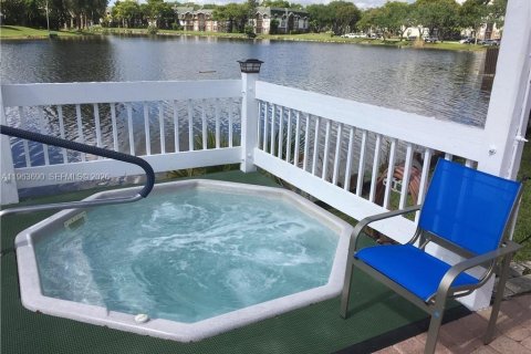 Condominio en alquiler en Lauderhill, Florida, 39.02 m2 № 2025639 - foto 16