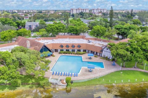 Condominio en alquiler en Lauderhill, Florida, 39.02 m2 № 2025639 - foto 13