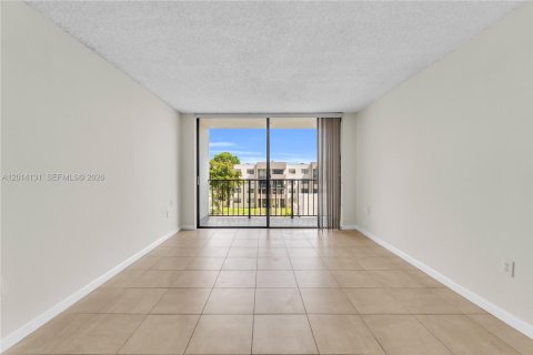 Condo in Miami, Florida, 2 bedrooms № 2076474 - photo 22