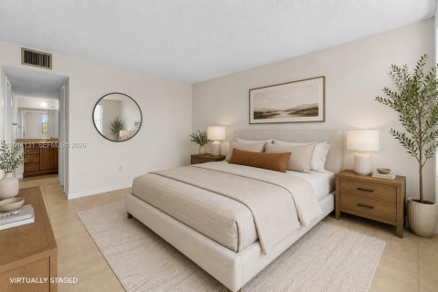 Condo in Miami, Florida, 2 bedrooms № 2076474 - photo 5