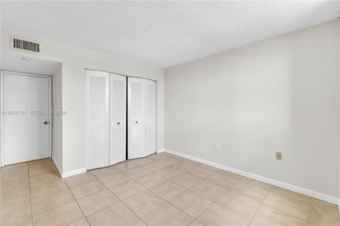 Condo in Miami, Florida, 2 bedrooms № 2076474 - photo 29