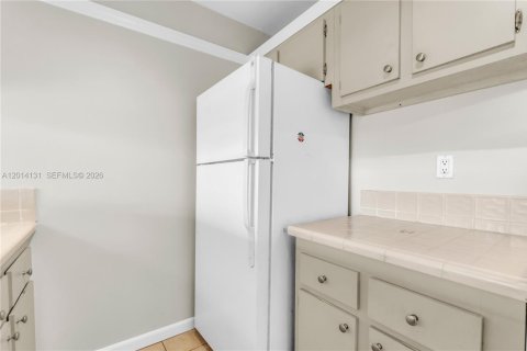 Condo in Miami, Florida, 2 bedrooms № 2076474 - photo 17