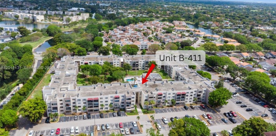 Condo in Miami, Florida, 2 bedrooms № 2076474