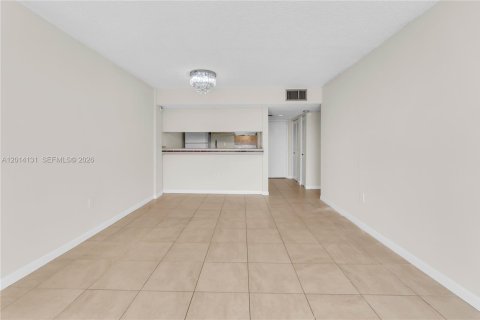 Condo in Miami, Florida, 2 bedrooms № 2076474 - photo 20