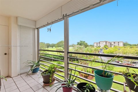 Condo in Pembroke Pines, Florida, 2 bedrooms  № 1865324 - photo 5