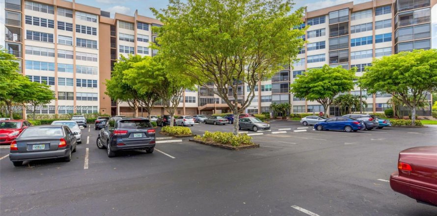 Condo in Pembroke Pines, Florida, 2 bedrooms  № 1865324