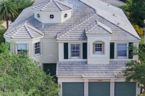 Купить виллу или дом в Порт-Сент-Луси, Флорида 9 комнат, 390.38м2, № 2340495 - фото 2