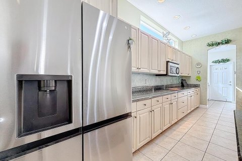 Купить виллу или дом в Порт-Сент-Луси, Флорида 9 комнат, 390.38м2, № 2340495 - фото 17