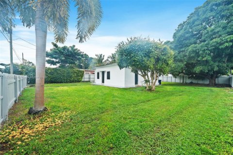 House in Miami, Florida 3 bedrooms, 94.95 sq.m. № 1950533 - photo 3