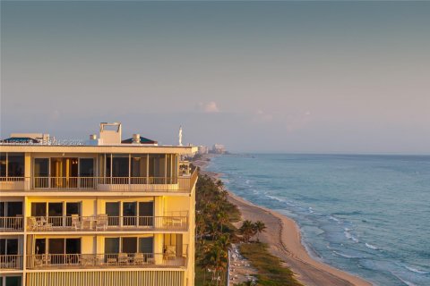 Condo in Hillsboro Beach, Florida, 7 bedrooms  № 2153204 - photo 15