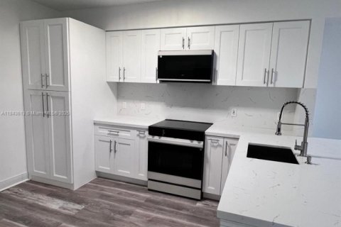 Copropriété à vendre à Miami, Floride: 2 chambres, 95.04 m2 № 1838678 - photo 7