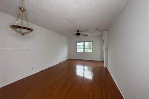 Copropriété à louer à Margate, Floride: 1 chambre, 66.89 m2 № 2067183 - photo 4