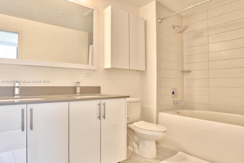 Condo in Miami, Florida, 2 bedrooms  № 1864406 - photo 9