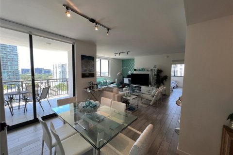 Condo in Miami, Florida, 2 bedrooms  № 1864406 - photo 4