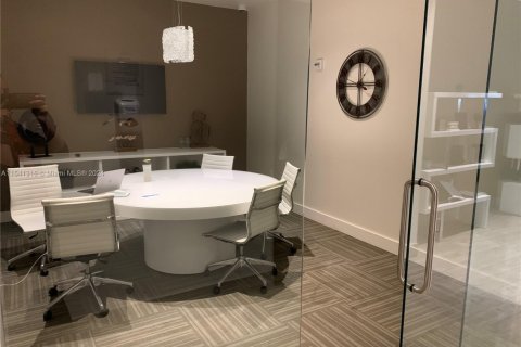 Condo in Miami, Florida, 2 bedrooms  № 1864406 - photo 26