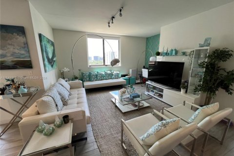 Condo in Miami, Florida, 2 bedrooms  № 1864406 - photo 6