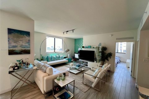 Condo in Miami, Florida, 2 bedrooms  № 1864406 - photo 5