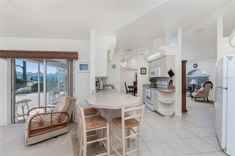 House in Rotonda, Florida 3 bedrooms, 149.57 sq.m. № 1733685 - photo 15