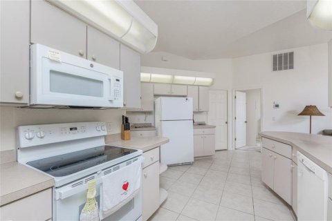 House in Rotonda, Florida 3 bedrooms, 149.57 sq.m. № 1733685 - photo 12