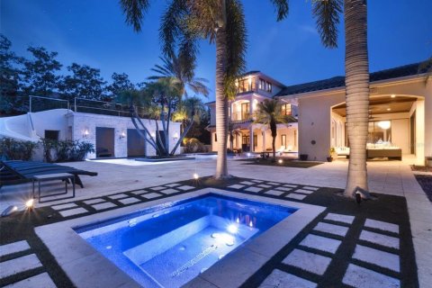 House in Windermere, Florida 6 bedrooms, 889.17 sq.m. № 1615218 - photo 14