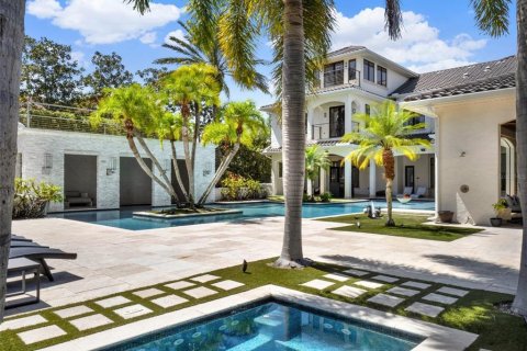 House in Windermere, Florida 6 bedrooms, 889.17 sq.m. № 1615218 - photo 8