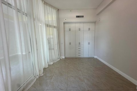 Снять в аренду кондоминиум в Майами, Флорида 3 комнаты, 68.56м2, № 2190460 - фото 10