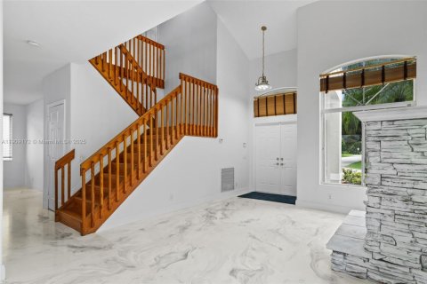 House in Deerfield Beach, Florida 4 bedrooms, 194.63 sq.m. № 1964482 - photo 2