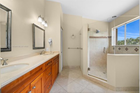 House in Deerfield Beach, Florida 4 bedrooms, 194.63 sq.m. № 1964482 - photo 24