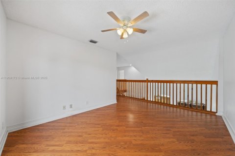 House in Deerfield Beach, Florida 4 bedrooms, 194.63 sq.m. № 1964482 - photo 20