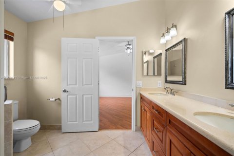 House in Deerfield Beach, Florida 4 bedrooms, 194.63 sq.m. № 1964482 - photo 25