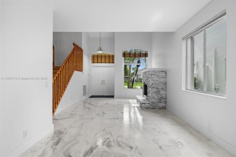 House in Deerfield Beach, Florida 4 bedrooms, 194.63 sq.m. № 1964482 - photo 3