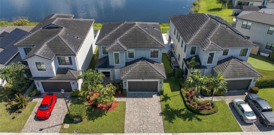 Villa ou maison à Lake Worth, Floride 3 chambres, 196.77 m2 № 2395166