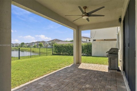 Villa ou maison à vendre à Lake Worth, Floride: 3 chambres, 196.77 m2 № 2395166 - photo 23