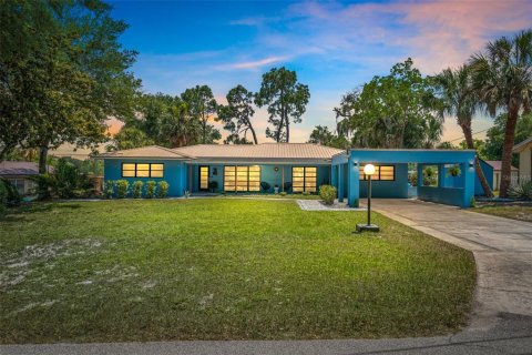 House in DeBary, Florida 3 bedrooms, 236.9 sq.m. № 1751629 - photo 1