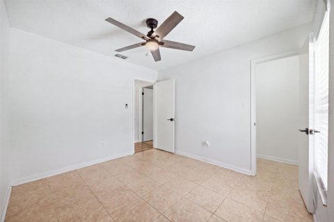 House in Brandon, Florida 3 bedrooms, 132.85 sq.m. № 2299642 - photo 22