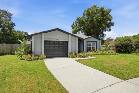 House in Brandon, Florida 3 bedrooms, 132.85 sq.m. № 2299642 - photo 4