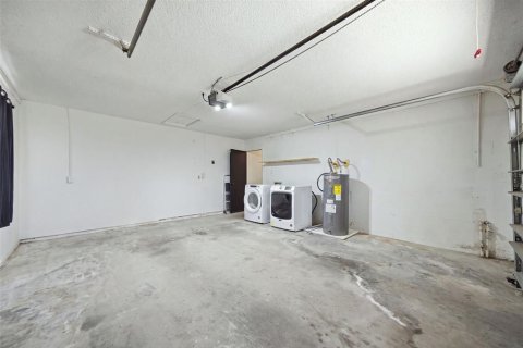 House in Brandon, Florida 3 bedrooms, 132.85 sq.m. № 2299642 - photo 30