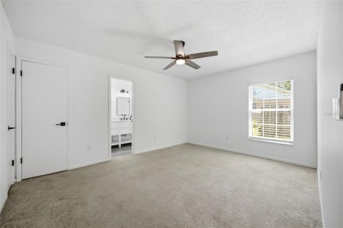House in Brandon, Florida 3 bedrooms, 132.85 sq.m. № 2299642 - photo 17