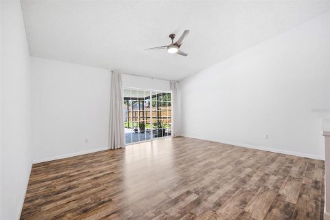 House in Brandon, Florida 3 bedrooms, 132.85 sq.m. № 2299642 - photo 23