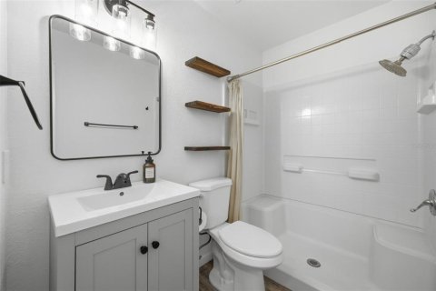 House in Brandon, Florida 3 bedrooms, 132.85 sq.m. № 2299642 - photo 27