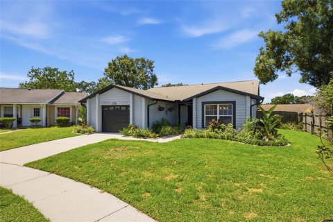 House in Brandon, Florida 3 bedrooms, 132.85 sq.m. № 2299642 - photo 5